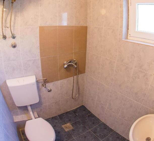 اتاق استاندارد سه نفره, Guest House Lotos
