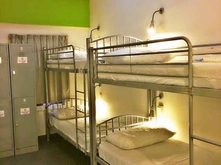 تختخواب در اتاق مشترک, Campbell Inn   Hostel