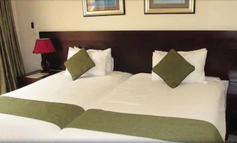 اتاق لوکس, Oasis Motel