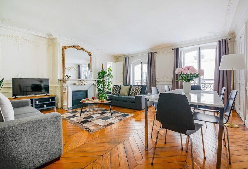 2 Bedroom Premium Apartment, Résidence Bergère   Appartements