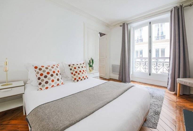 2 Bedroom Premium Apartment, Résidence Bergère   Appartements