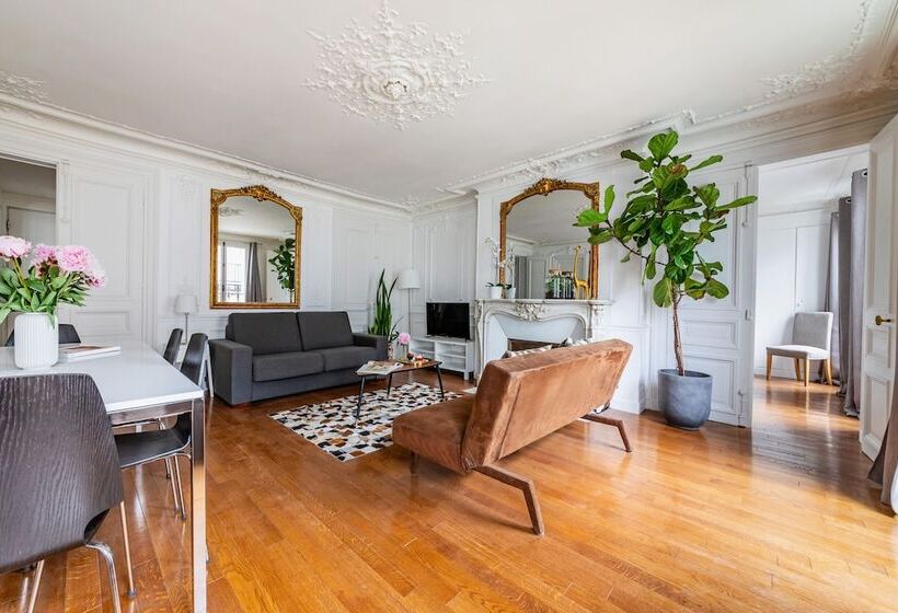 2 Bedroom Premium Apartment, Résidence Bergère   Appartements