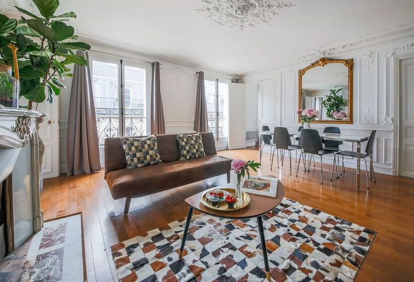 2 Bedroom Premium Apartment, Résidence Bergère   Appartements