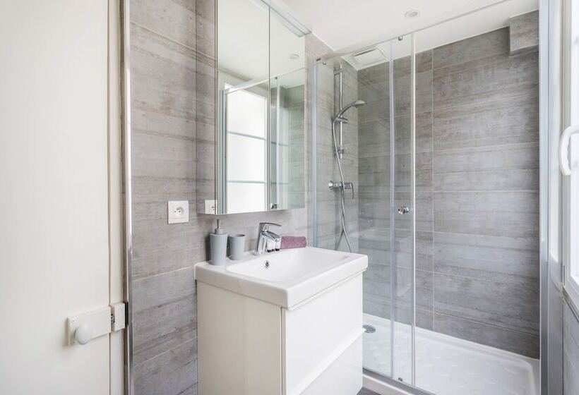 2 Bedroom Premium Apartment, Résidence Bergère   Appartements