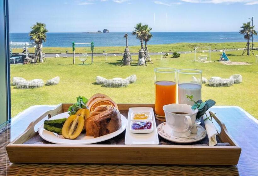 اتاق استاندارد چهار تخته با چشم‌انداز دریا, Sun And Moon Resort