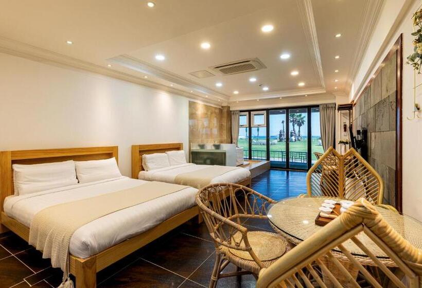 سوییت لوکس, Sun And Moon Resort