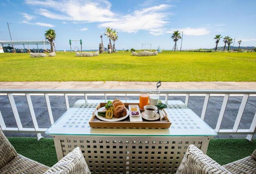 سوییت لوکس, Sun And Moon Resort
