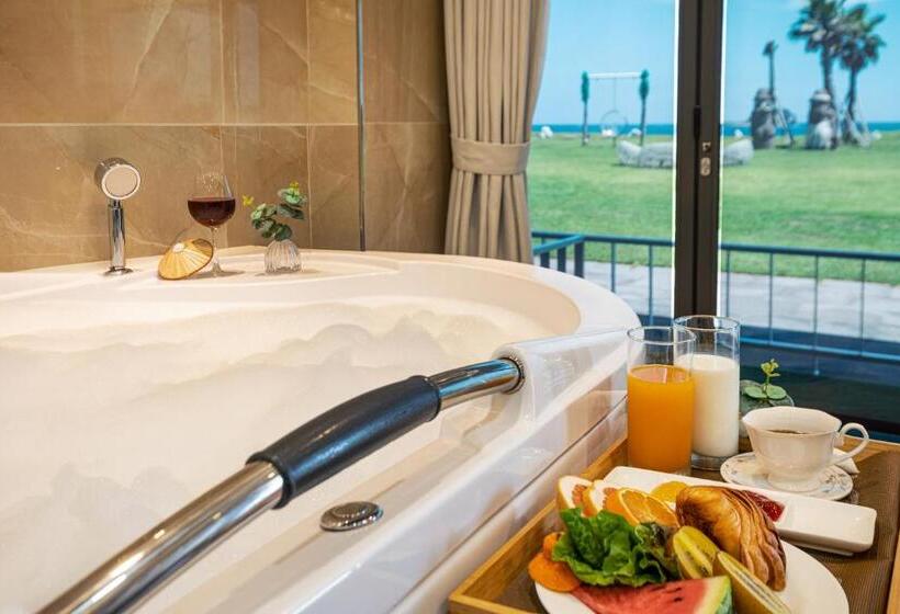 سوییت لوکس, Sun And Moon Resort