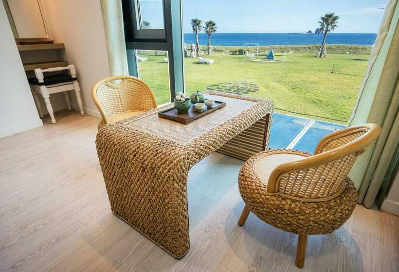اتاق لوکس با چشم‌انداز دریا, Sun And Moon Resort