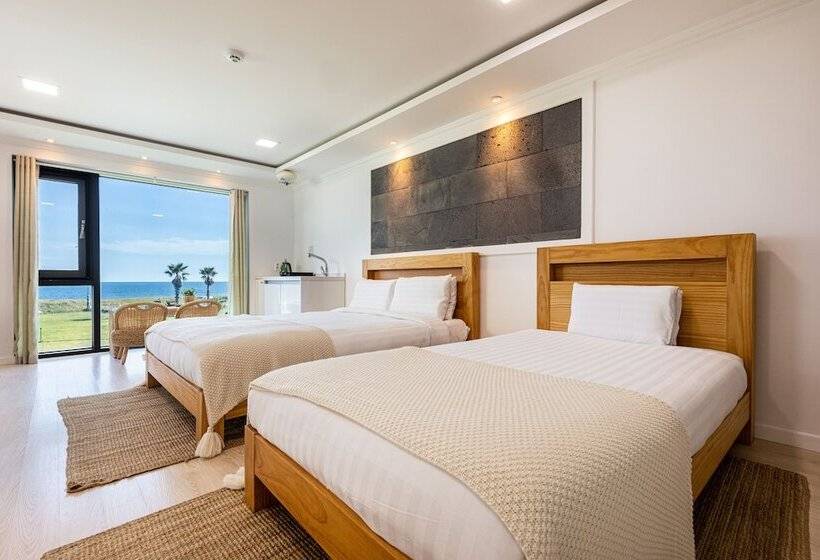اتاق لوکس با چشم‌انداز دریا, Sun And Moon Resort