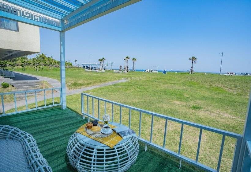 اتاق لوکس با چشم‌انداز دریا, Sun And Moon Resort