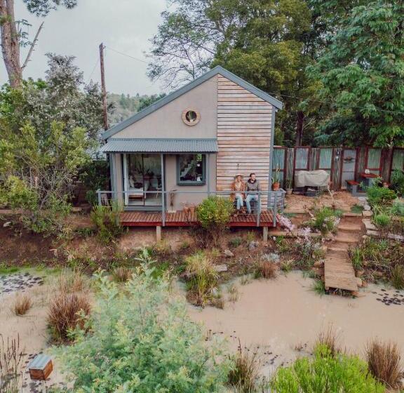 بانگلوی استاندارد, Woodlands Self Catering