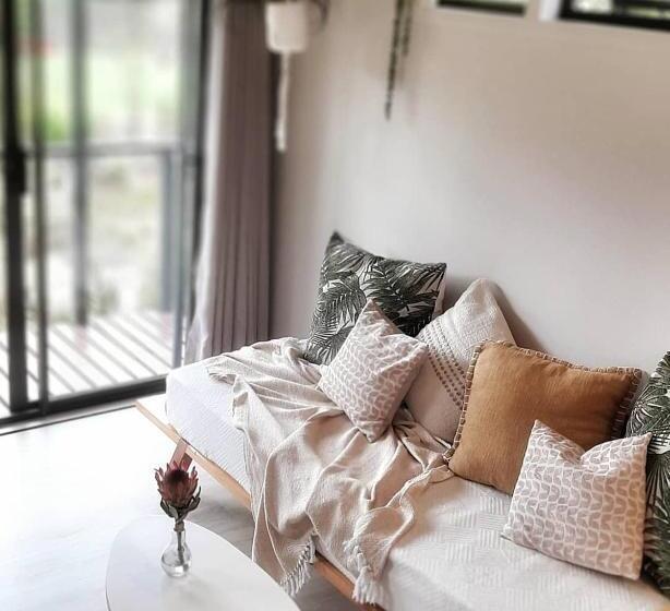 بانگلوی استاندارد, Woodlands Self Catering
