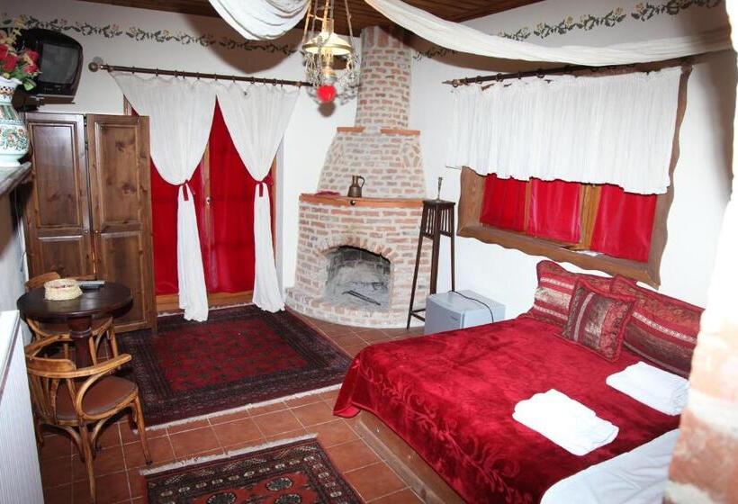 اتاق استاندارد با چشم‌انداز دریاچه, Iaspis Guesthouse