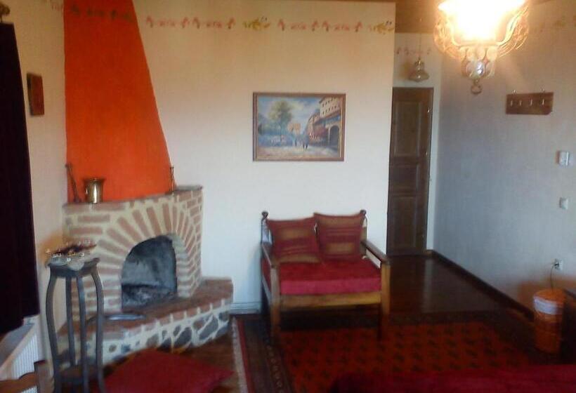 اتاق استاندارد سه تخته با چشم‌انداز, Iaspis Guesthouse