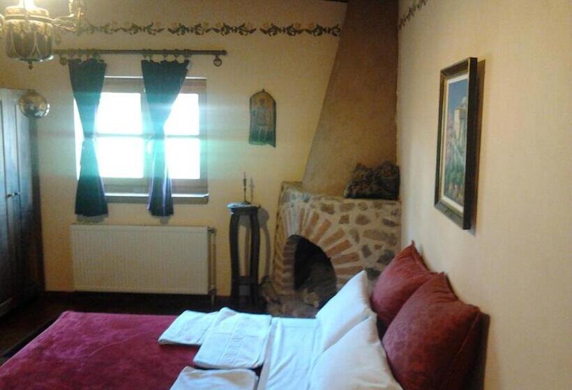 اتاق استاندارد سه تخته با چشم‌انداز, Iaspis Guesthouse