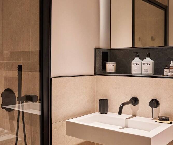 اتاق استاندارد با تخت بزرگ, The Store