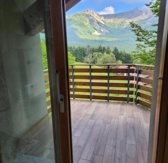 سوییت با چشم‌انداز کوه, B&b Passo Del Cerreto