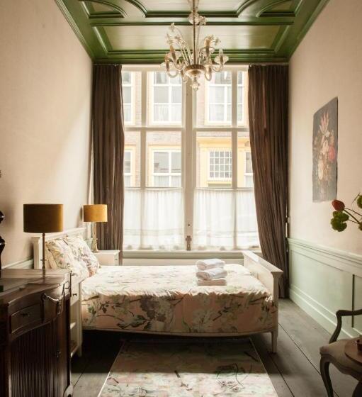 Habitación Deluxe, De Carper
