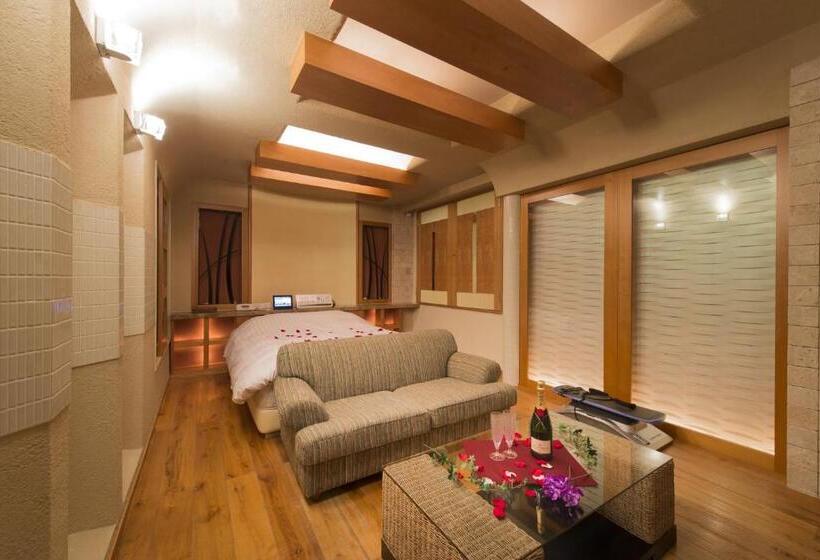 اتاق استاندارد با تخت بزرگ, Chateau Briant