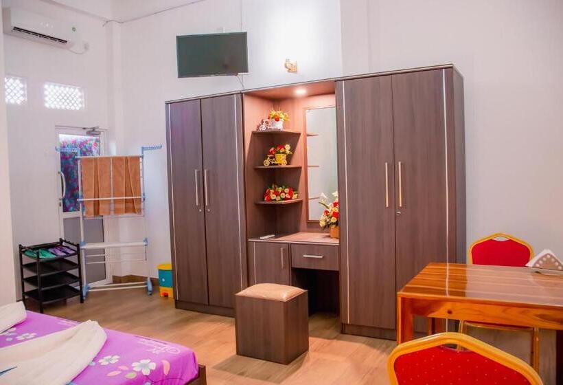 اتاق لوکس, Randima