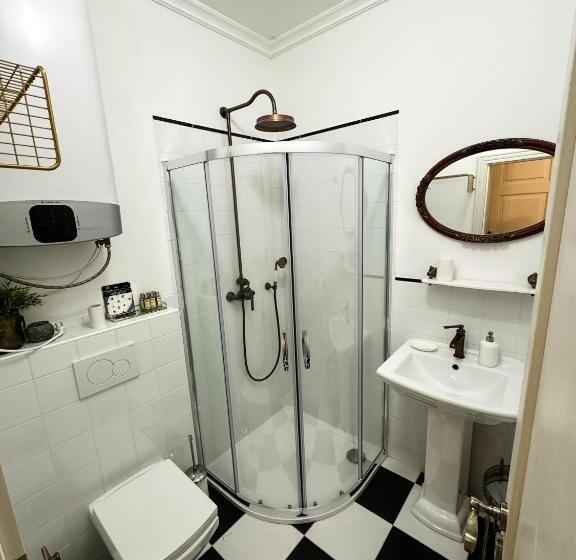 آپارتمان لوکس 1 خوابه, Opera Apartments