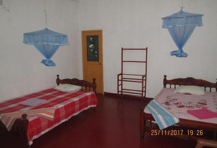 اتاق استاندارد, Ariyawansa Guest House