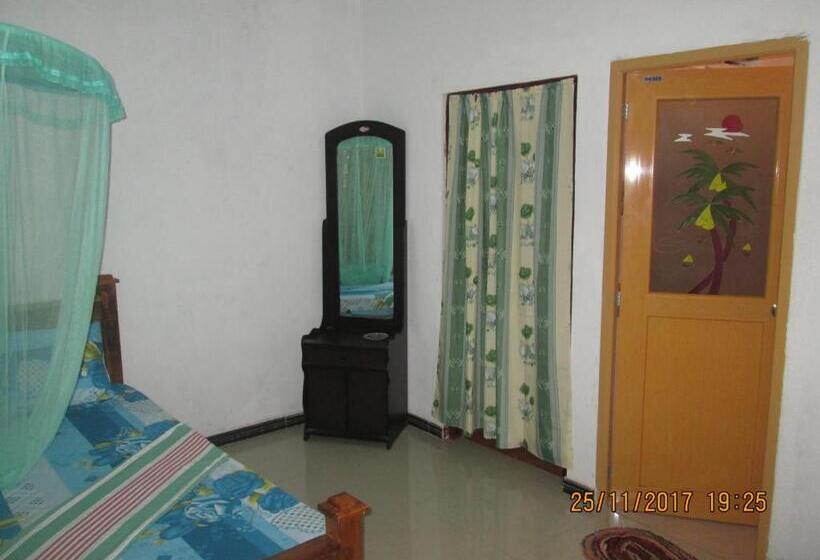 اتاق خانوادگی, Ariyawansa Guest House