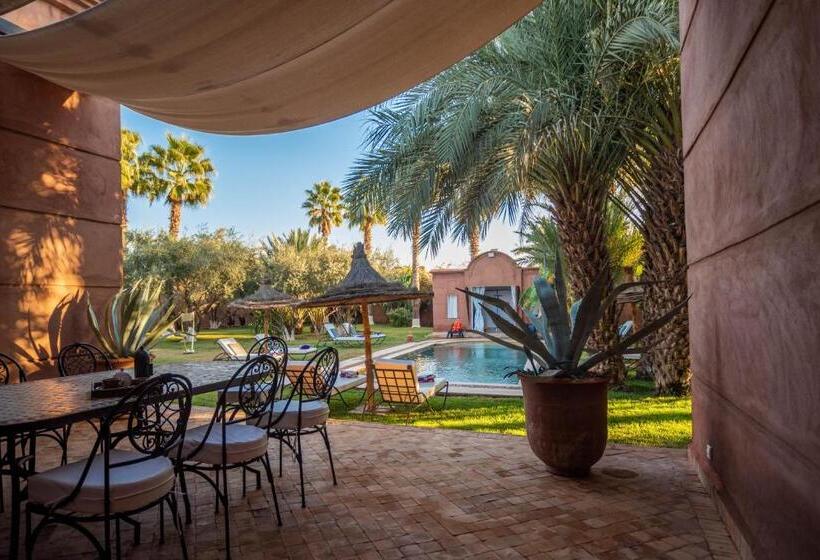 ویلای یک اتاق خوابه با استخر شنا, Villa Septha