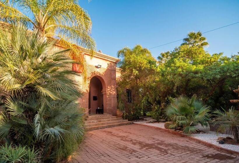 ویلای یک اتاق خوابه با استخر شنا, Villa Septha