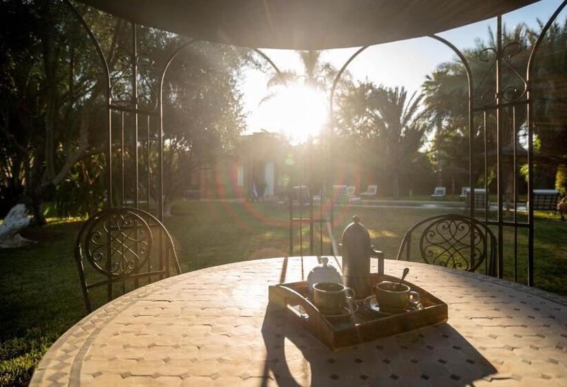 ویلای یک اتاق خوابه با استخر شنا, Villa Septha