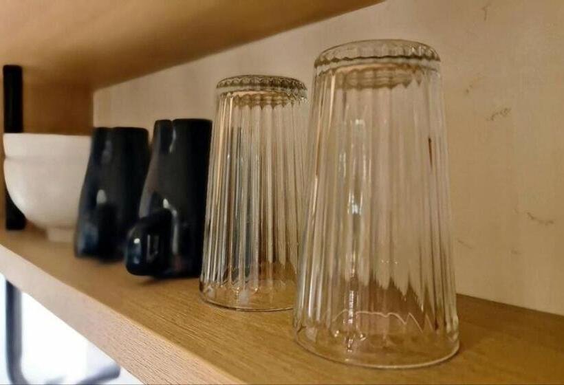 سوییت لوکس, The Sacha Apart Hotel Thonglor