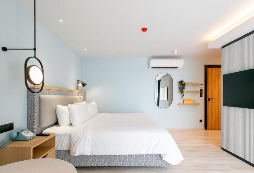 اتاق لوکس با تخت بزرگ, The Sacha Apart Hotel Thonglor