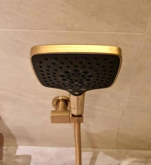سوییت لوکس, The Sacha Apart Hotel Thonglor