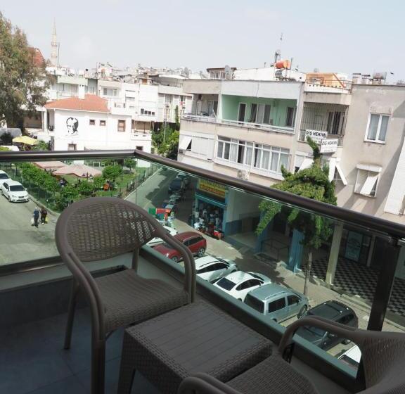 اتاق استاندارد با بالکن, Zeni̇a Otel
