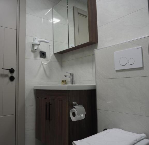 اتاق استاندارد با بالکن, Zeni̇a Otel