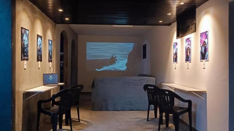 تختخواب در اتاق مشترک, Conexão Mar Hostel