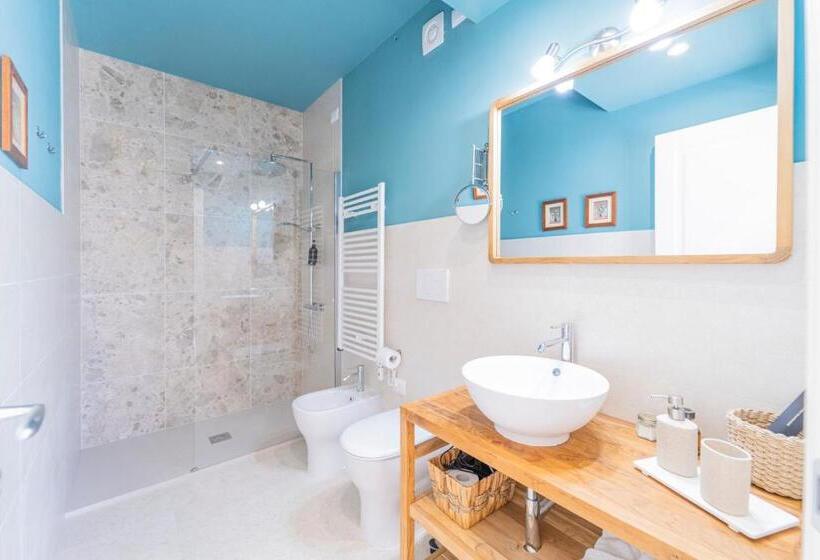 اتاق لوکس با چشم‌انداز دریا, Villa Chicchi   Sestri Levante
