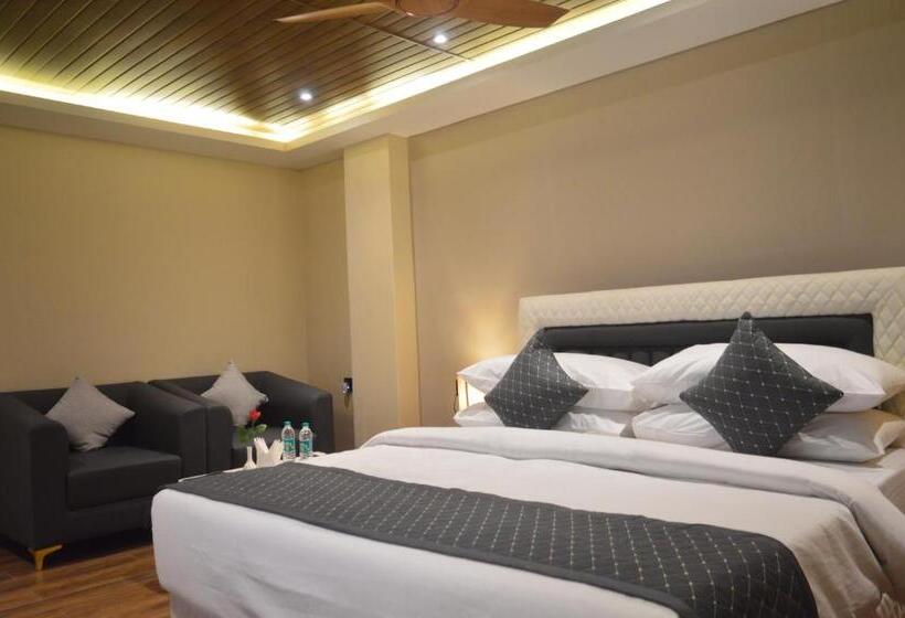 اتاق لوکس با تخت بزرگ, Essence Grandeur