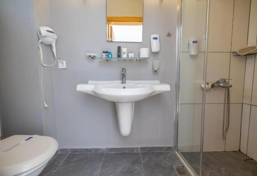 اتاق استاندارد با چشم‌انداز باغ, Regulus Beach Resort
