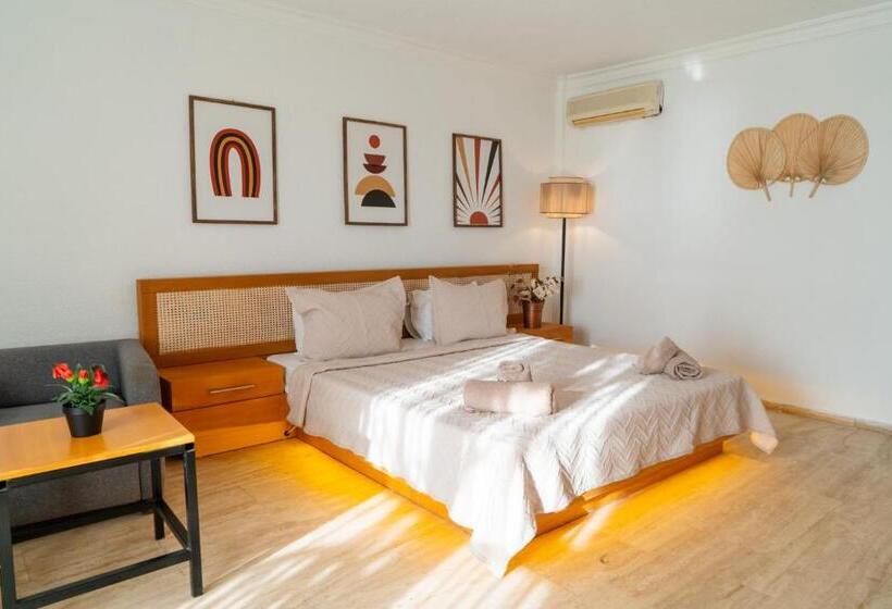 اتاق استاندارد با چشم‌انداز دریا, Regulus Beach Resort