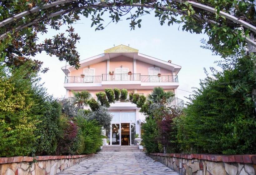 اتاق استاندارد سه نفره, Restorant Halal Il Tramonto