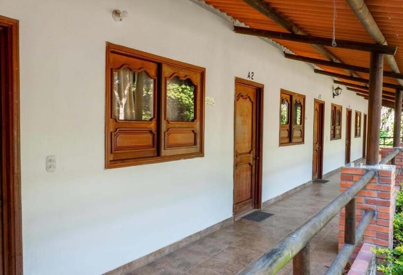 اتاق استاندارد, Y Restaurante La Cachamera