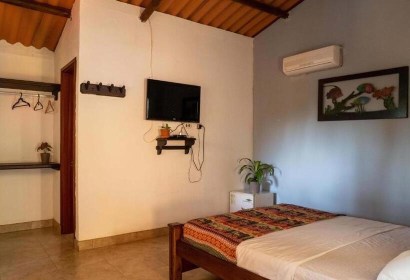 اتاق استاندارد, Y Restaurante La Cachamera