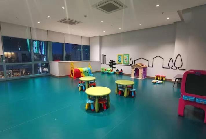 استودیو استاندارد با چشم‌انداز استخر, One Uptown Residence Bgc
