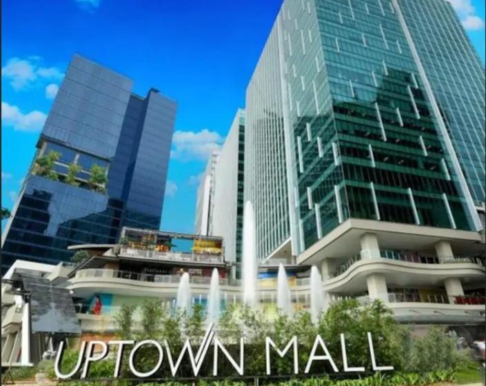 استودیو استاندارد با چشم‌انداز استخر, One Uptown Residence Bgc