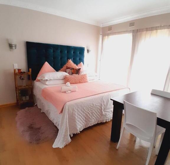 سوئیت با تخت بزرگ, Adante Lodge 27 Mlonyeni