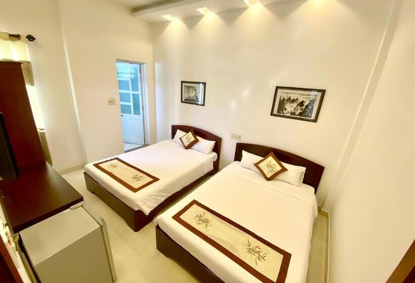 اتاق استاندارد چهارنفره با بالکن, Hoian Old Town Hostel