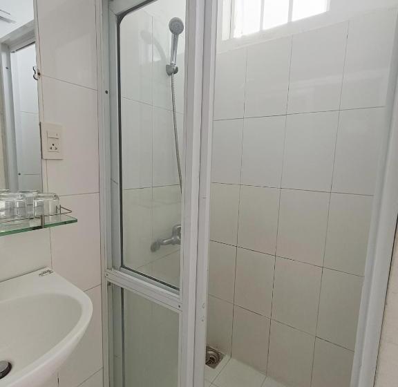 اتاق استاندارد چهارنفره با بالکن, Hoian Old Town Hostel