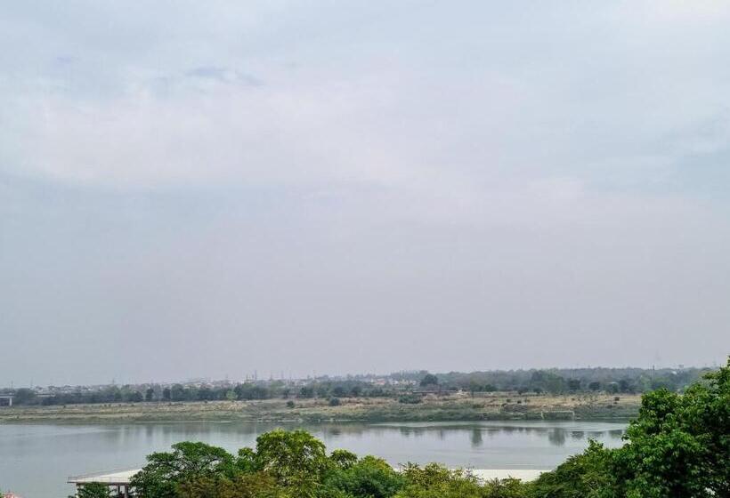 اتاق استاندارد با بالکن و چشم‌انداز دریا, Sangam View